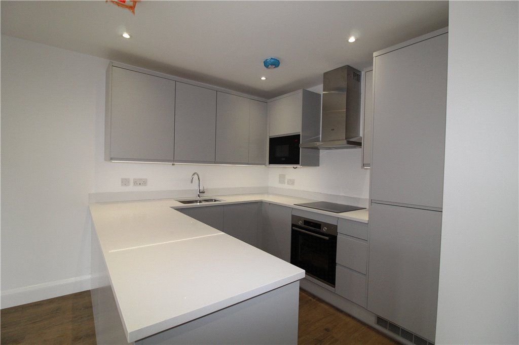 Property photo 3 of 8 Kitchen