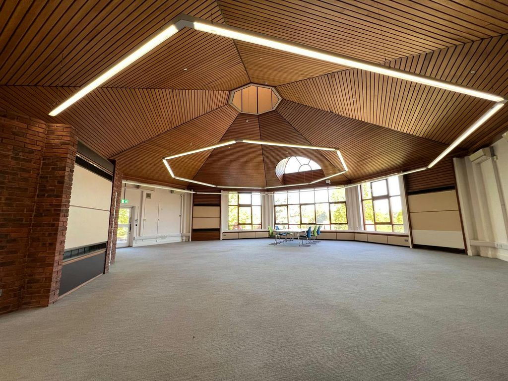 Property photo 2 of 13 Photo20250910141120.Jpg