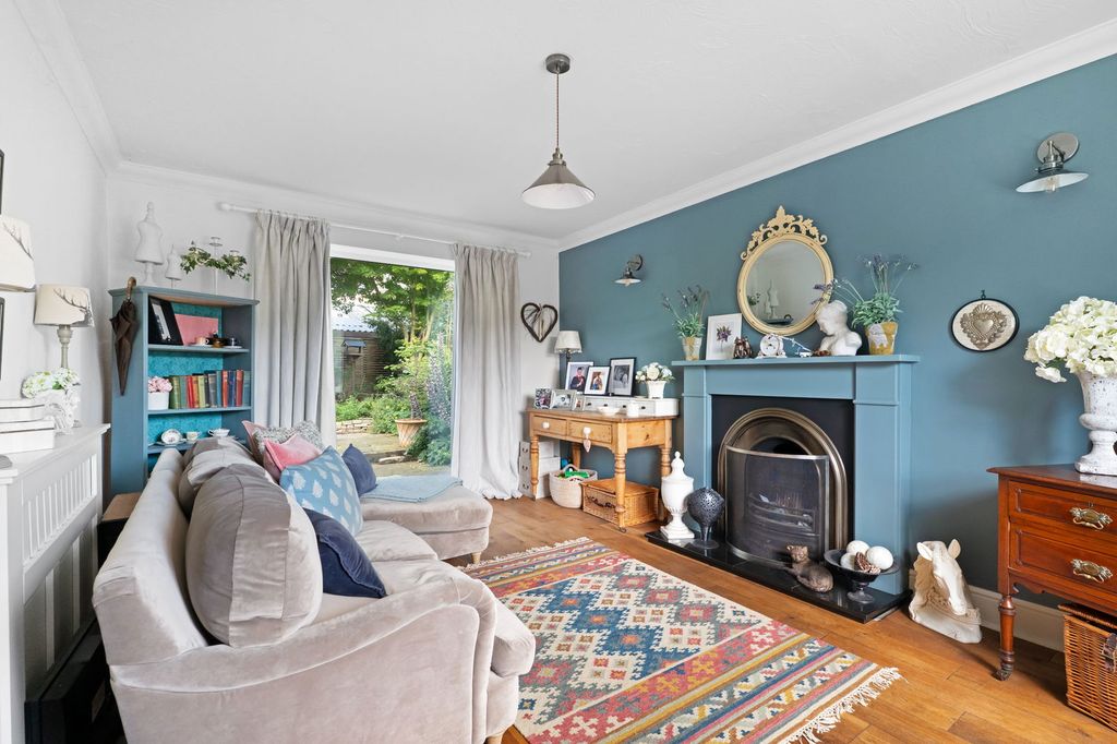 Property photo 2 of 33