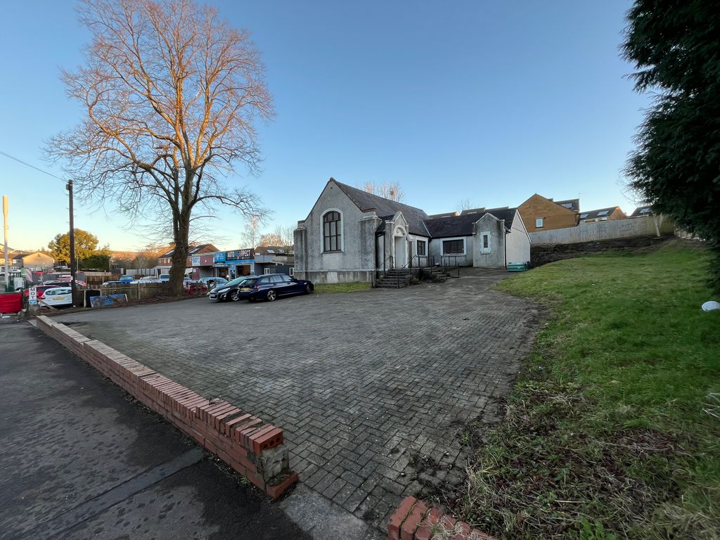 Property photo 3 of 11