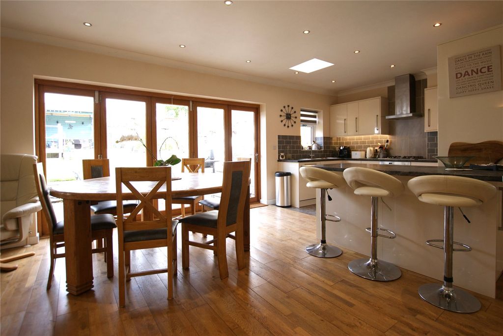 Property photo 2 of 15 Picture No. 02
