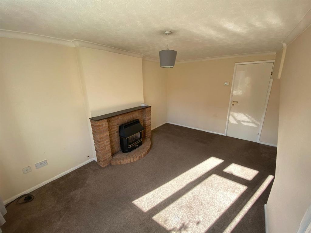 Property photo 2 of 8 Living Room