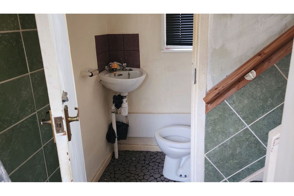 Property photo 3 of 21