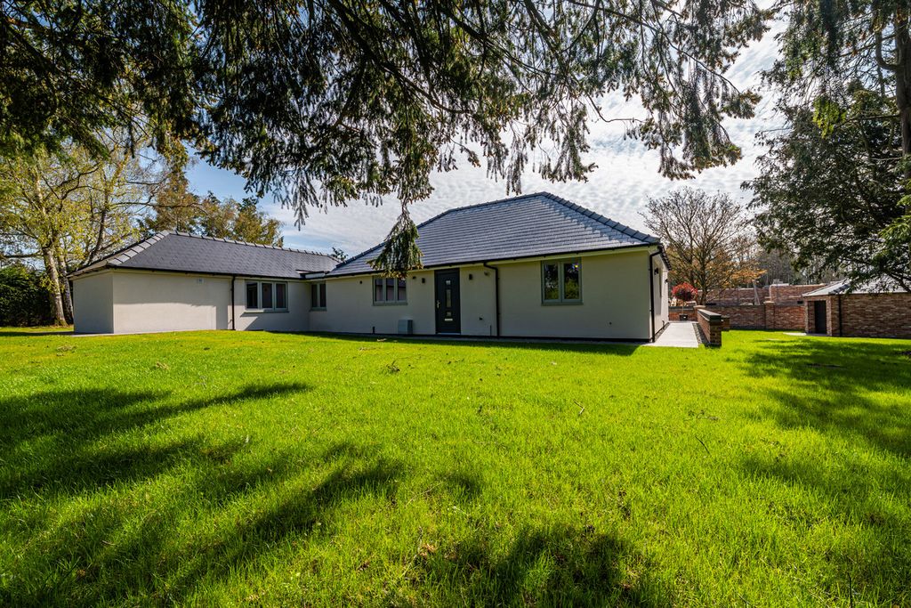 Property photo 1 of 27