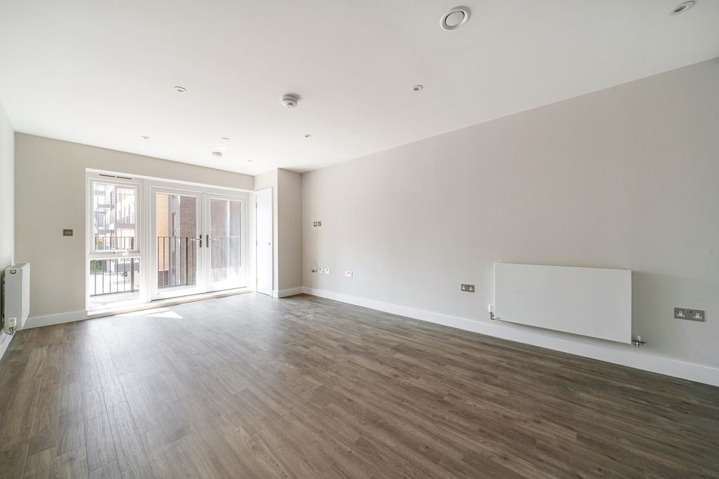 Property photo 3 of 7 990716 (3)