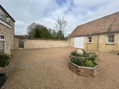 Property photo 3 of 12 Photo 9