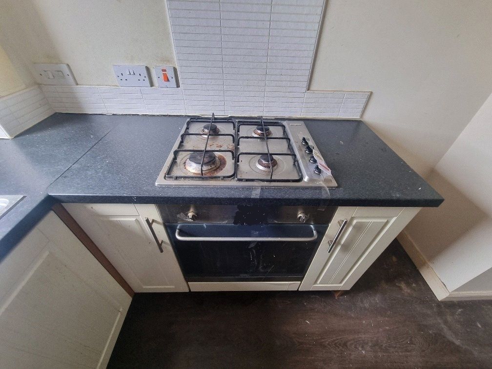 Property photo 3 of 9 Kitchen