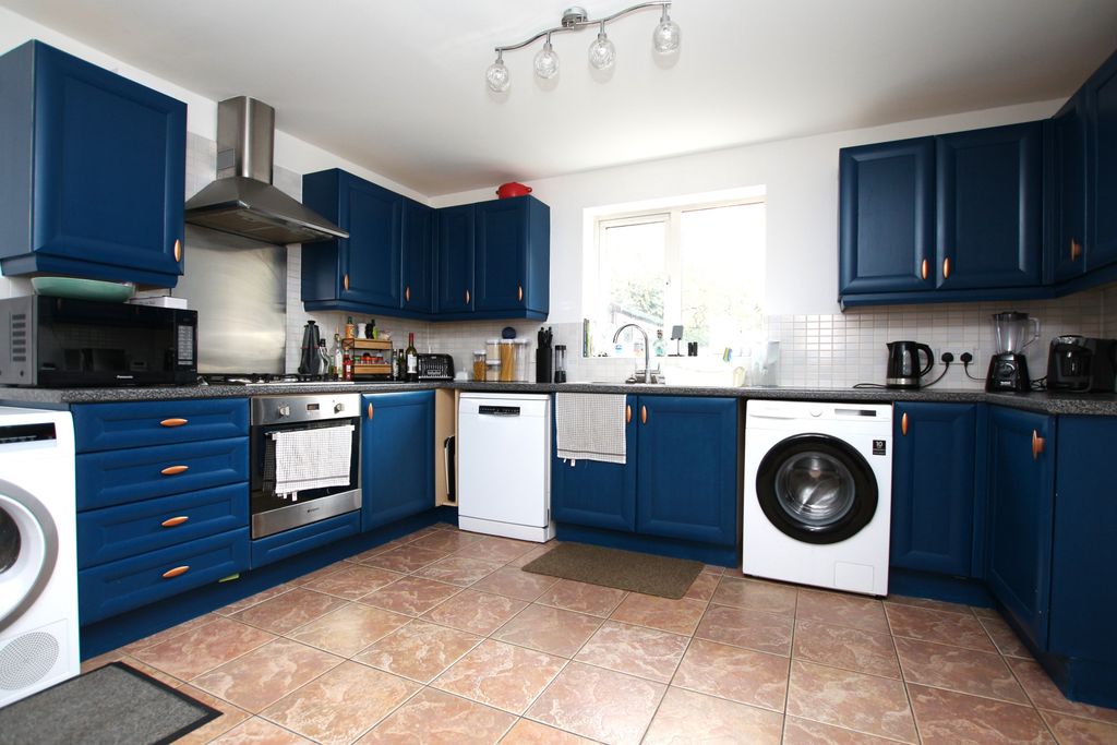 Property photo 2 of 16