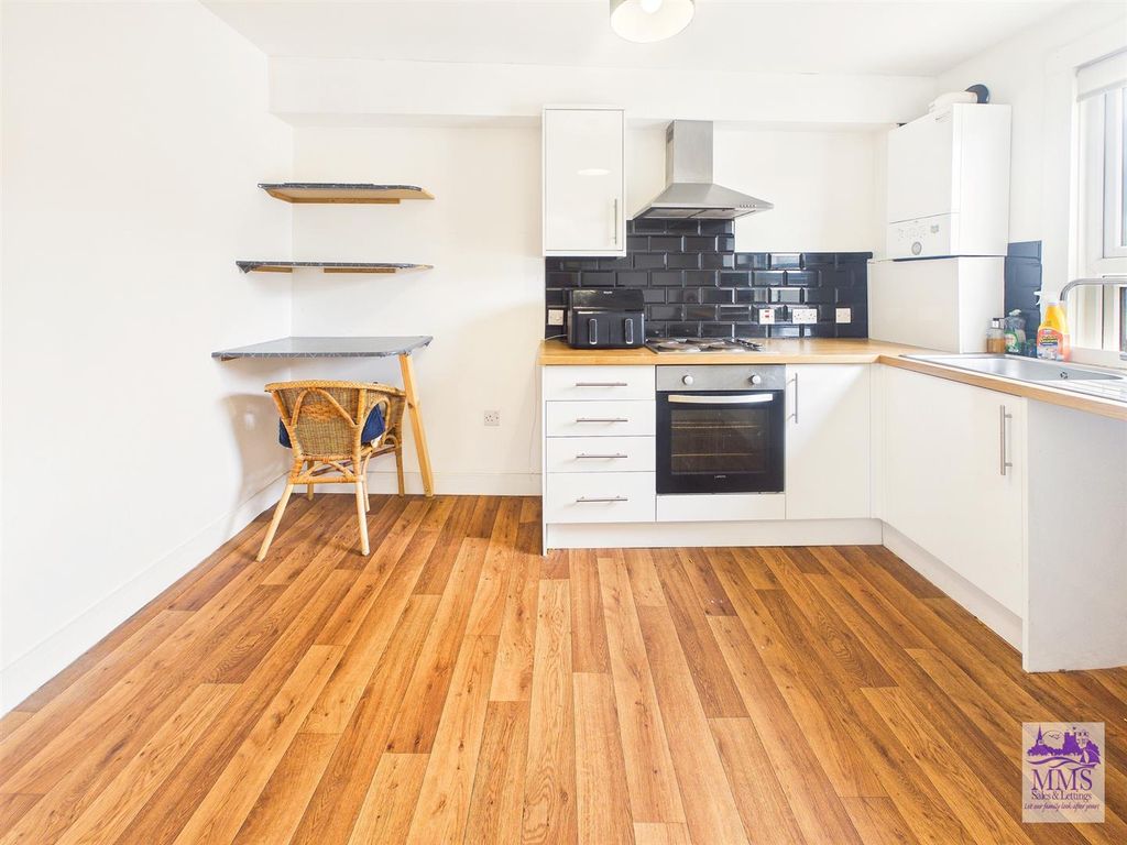 Property photo 2 of 12 Cam04098G0-Pr0163-Still002.Jpg