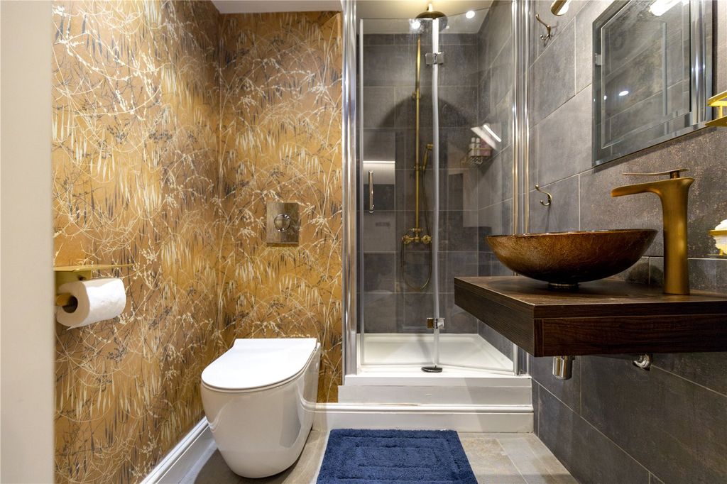 Property photo 3 of 5