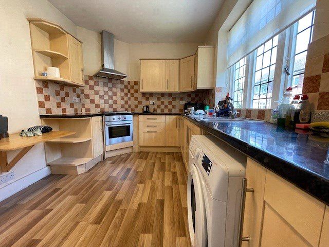 Property photo 1 of 5 Main-Image-402