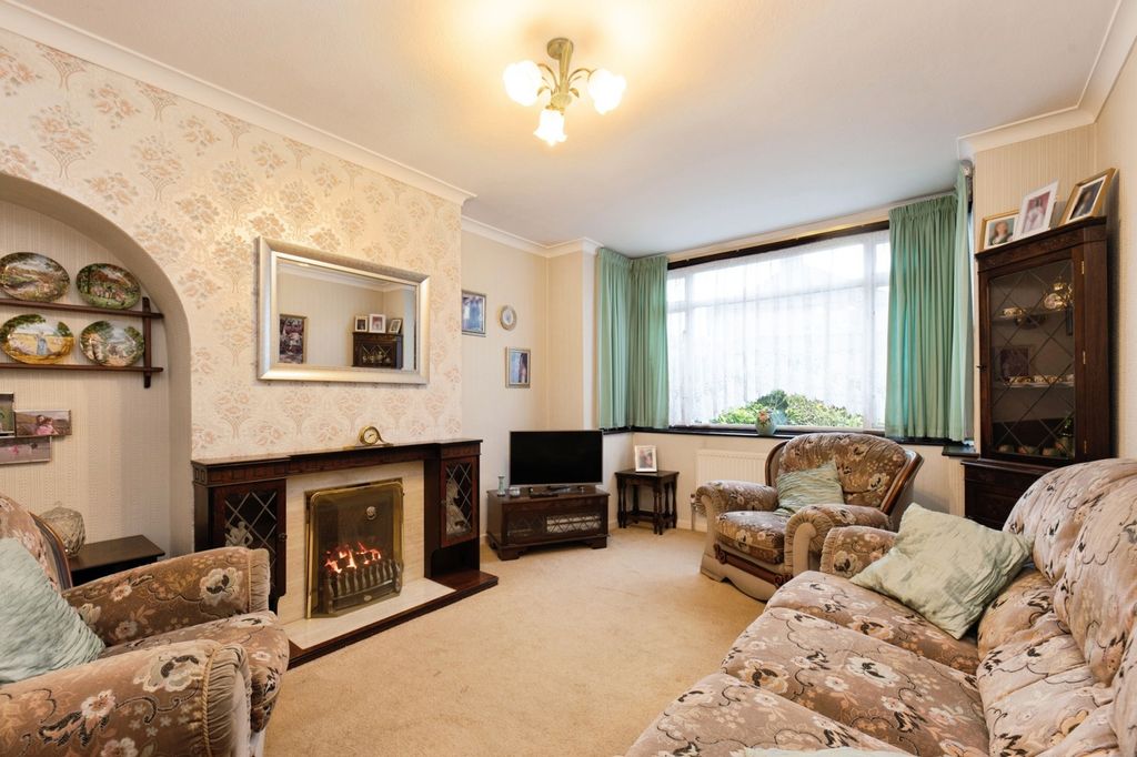 Property photo 2 of 12 Living Room