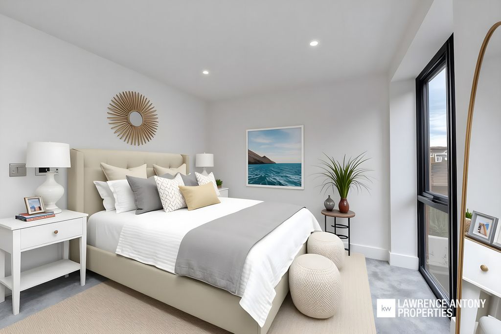 Additional image 26 of 3 bed flat for saleGrand Parade, Leigh-On-Sea SS9