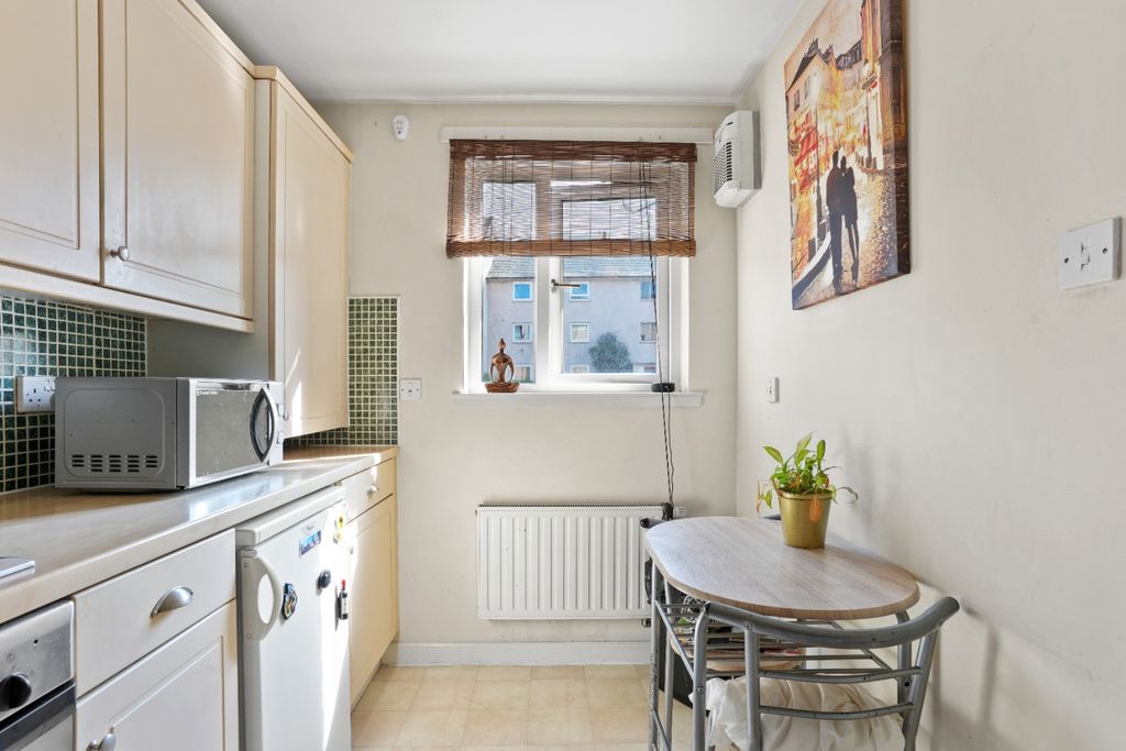 Property photo 2 of 14 4285044