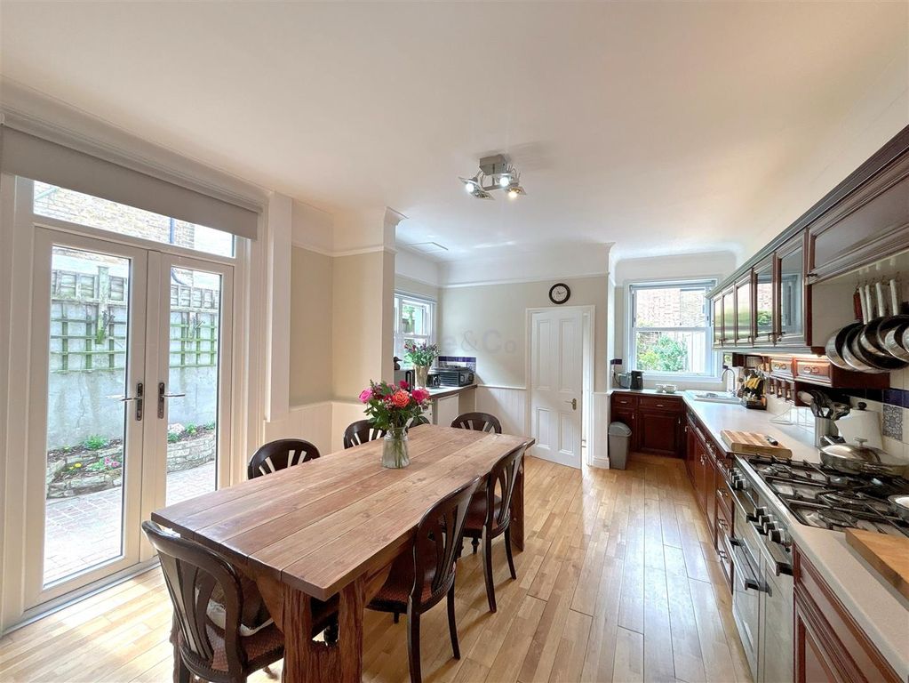 Property photo 1 of 27 Kitchen/Diner