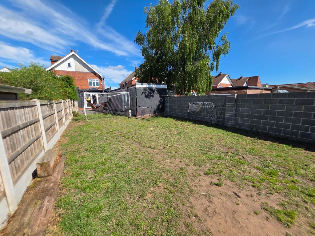 Property photo 2 of 21