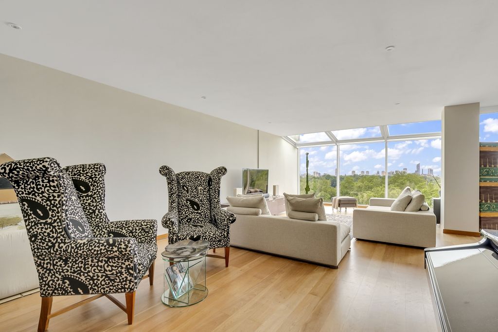 Property photo 2 of 20 The Bridge 902-7