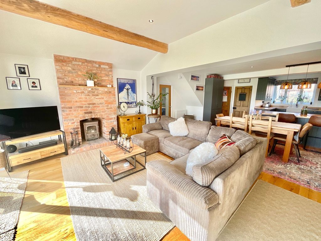 Property photo 2 of 36