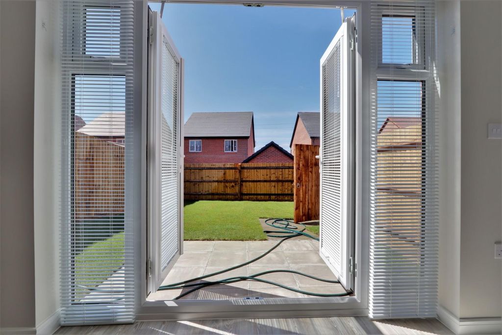 Property photo 3 of 14