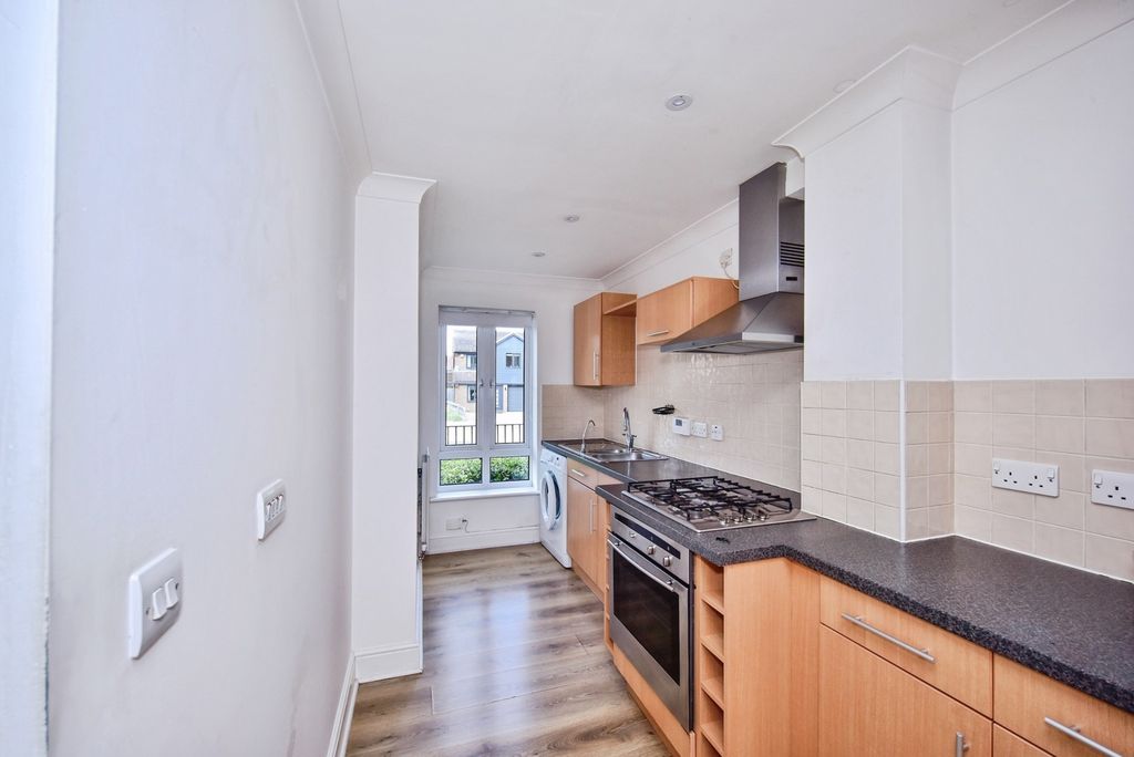 Property photo 3 of 18 Pbox-Img.Jpg
