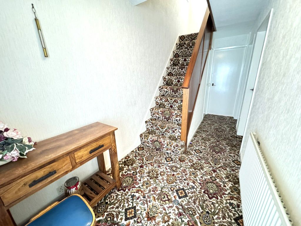 Property photo 2 of 28