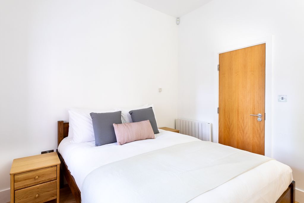 Property photo 3 of 32