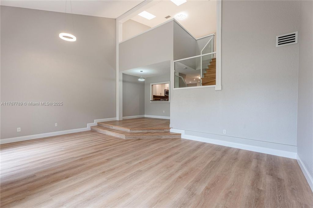 Property photo 2 of 19 <Alttext/>