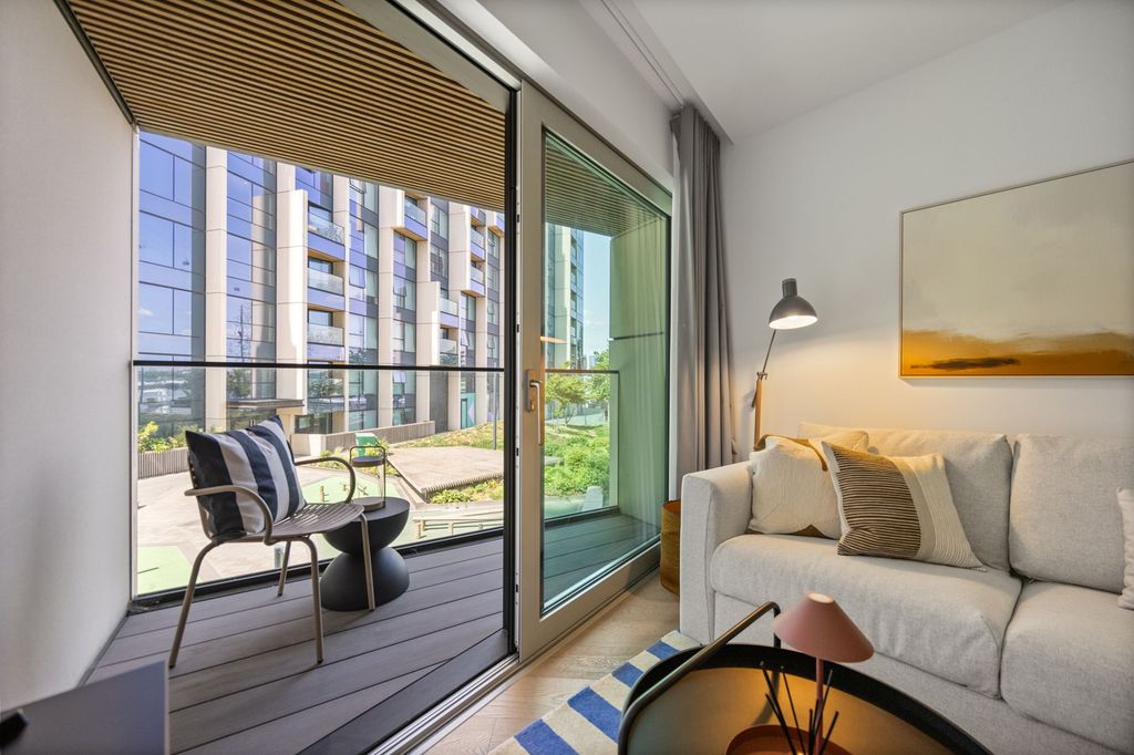 Property photo 2 of 24