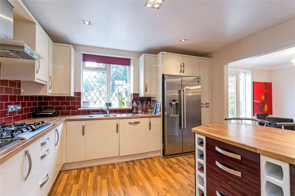 Property photo 2 of 10 Picture No. 13