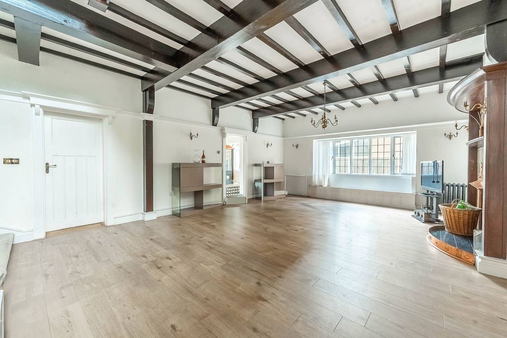 Property photo 1 of 29