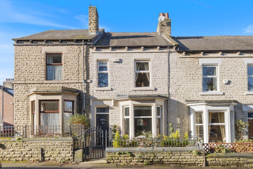 Property photo 1 of 23 29 Victoria Crescent, Barnsley 01_297.Jpg
