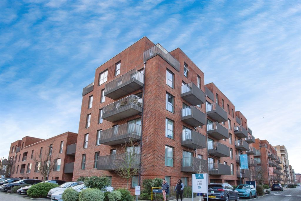 Property photo 1 of 14