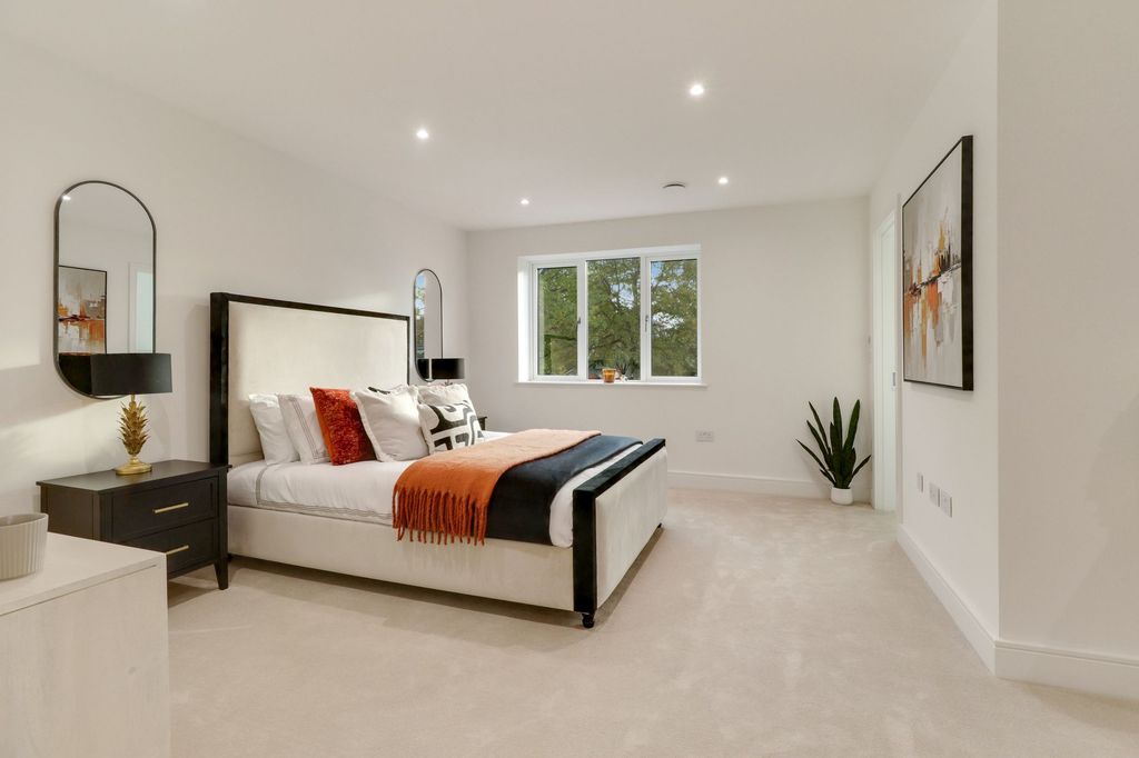 Additional image 16 of 4 bed semi-detached house for saleHurst Road, East Molesey KT8