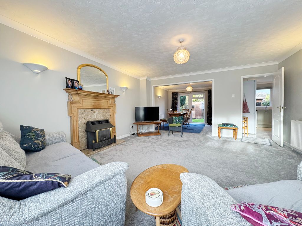 Property photo 2 of 16 71Ass Living Room