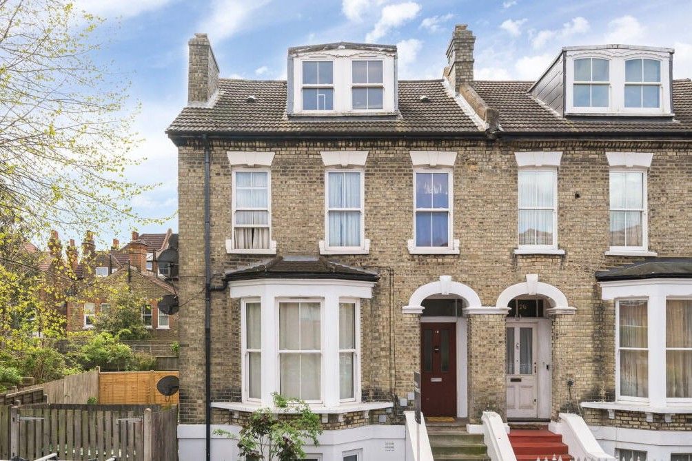 Property photo 1 of 14 28A Pendennis Road, Streatham, London Sw16 2Sw