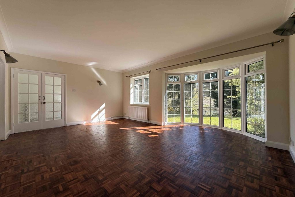 Property photo 3 of 12 Living Room