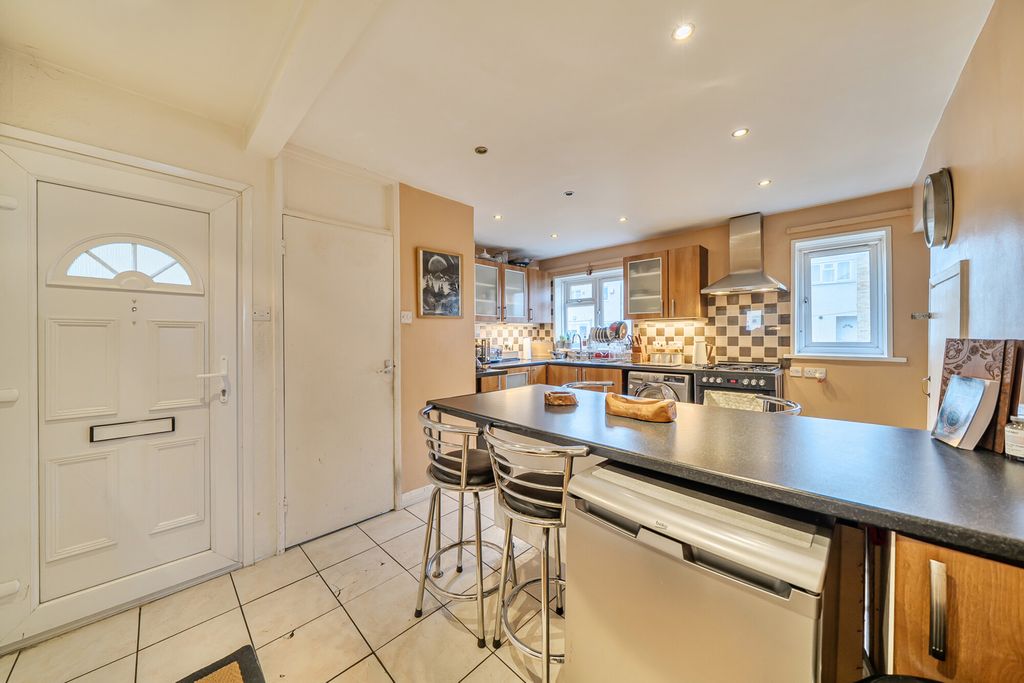 Property photo 3 of 20 1407002-2-698203B...