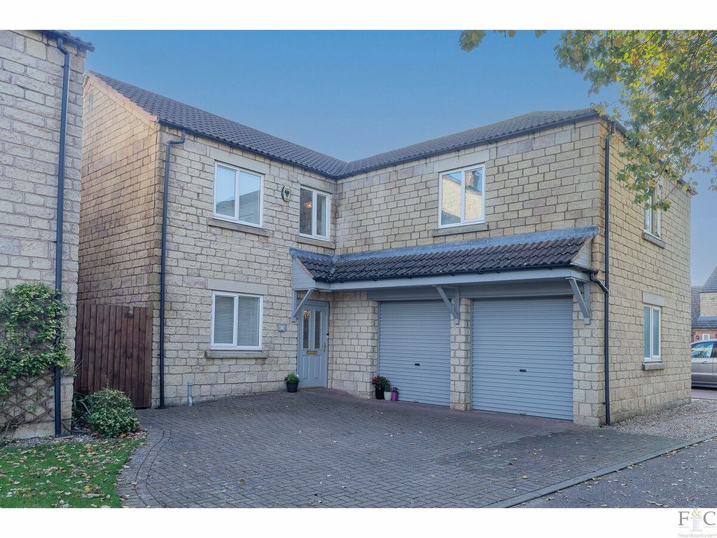 Property photo 1 of 28