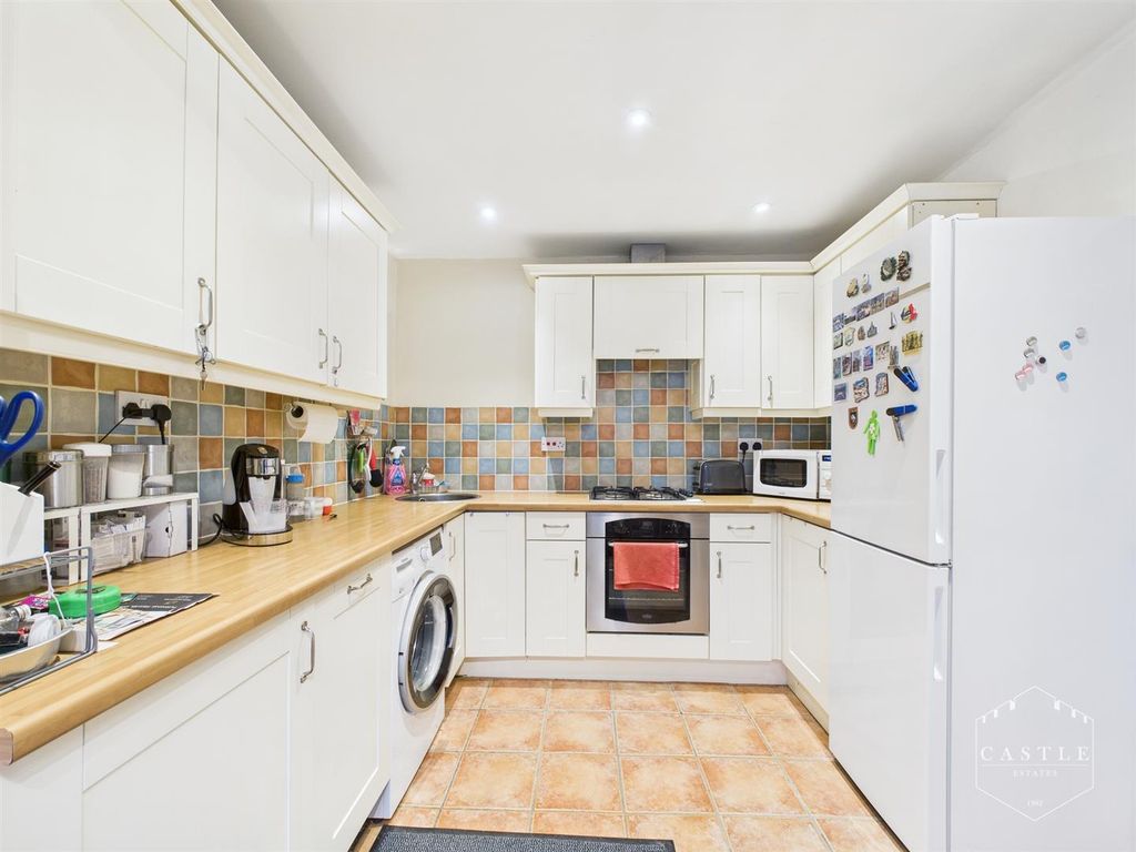 Property photo 2 of 13 Kitchen