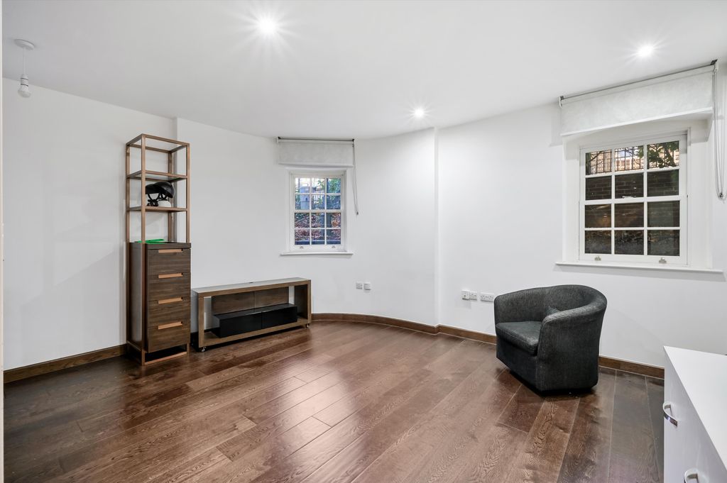 Property photo 2 of 12 Image