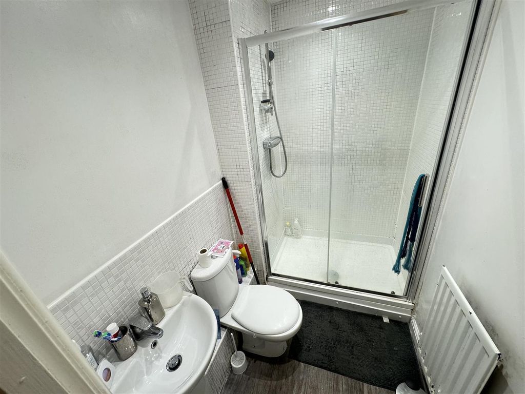 Additional image 7 of 2 bed flat for saleCircular Road South, Colchester CO2