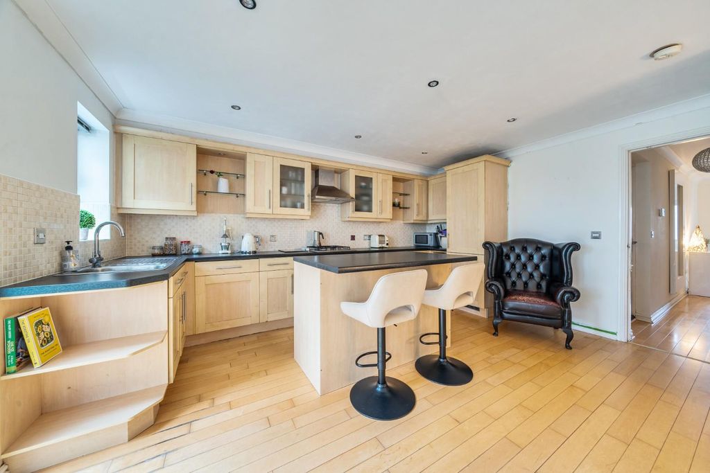 Property photo 2 of 17 1418860-19-69A196820E183.Jpg