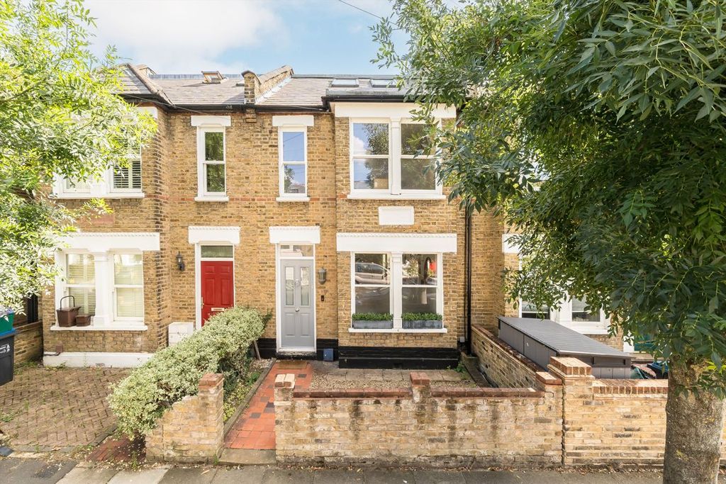 Property photo 1 of 8