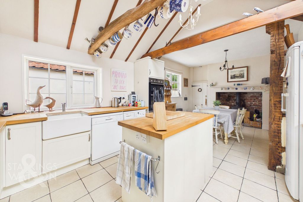 Property photo 3 of 34