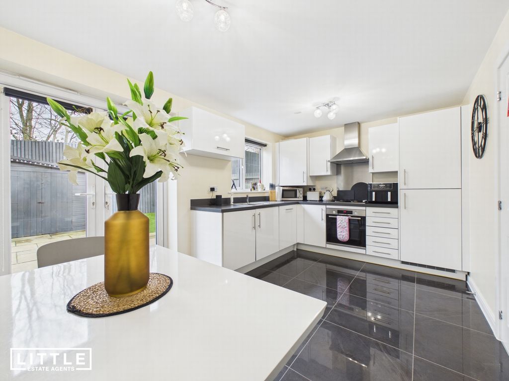 Property photo 3 of 27 Photo 24