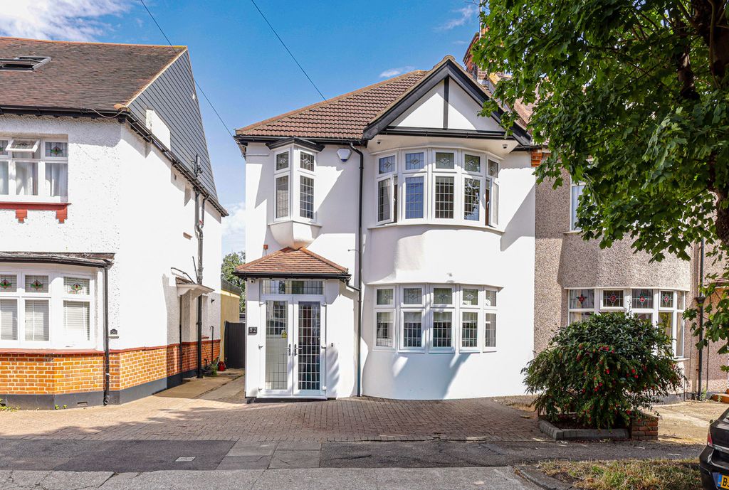 Property photo 1 of 33