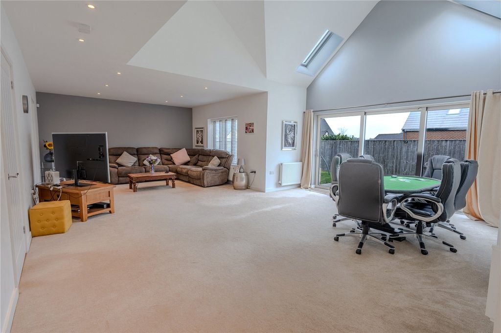 Property photo 2 of 17 Picture No. 01