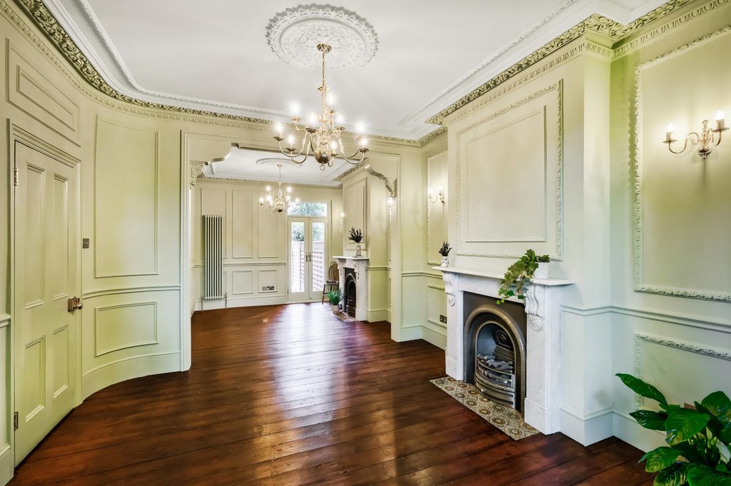 Property photo 2 of 30