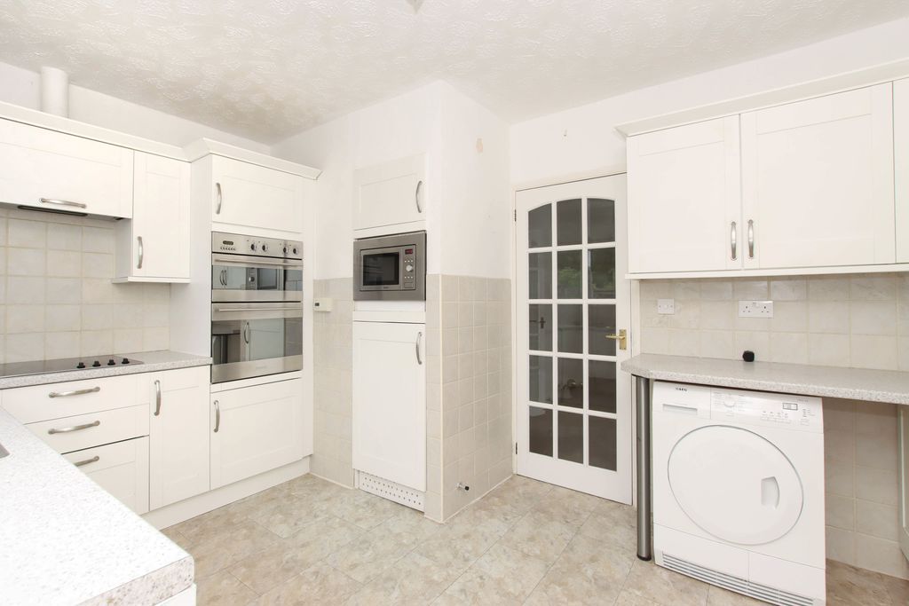 Property photo 3 of 17 Photo 10