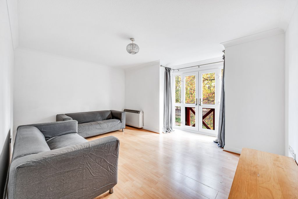 Property photo 1 of 9 Living Room